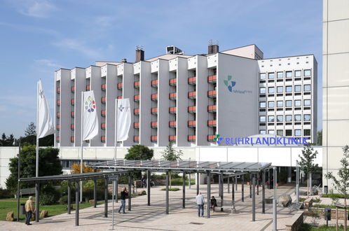 Außenaufnahme der Ruhrlandklinik in Essen-Heidhausen