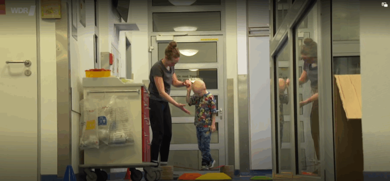 Sporttherapie f&uuml;r krebskranke Kinder und Jugendliche in der Kinderonkologie Essen - Titelbild